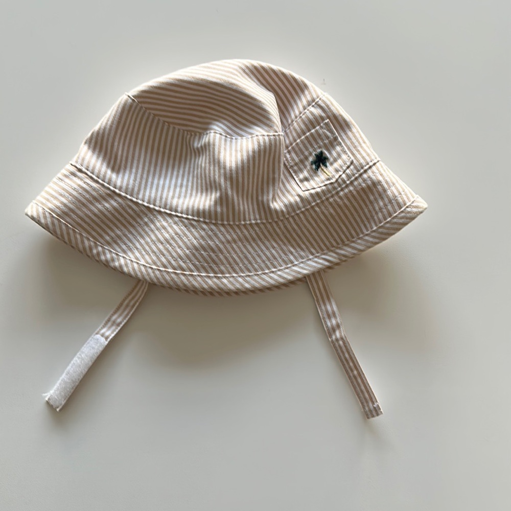 Striped baby bucket